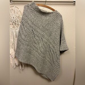 Lou & Grey Asymmetrical Textured Gray Poncho Chunky Cable Knit EUC One Size